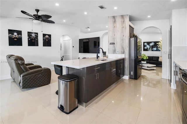 27964 SW 136th Pl, Homestead, FL 33032