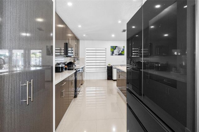 27964 SW 136th Pl, Homestead, FL 33032