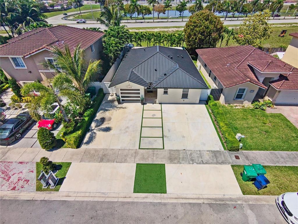 27964 SW 136th Pl, Homestead, FL 33032