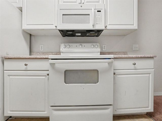 8003 HEMINGWAY CIRCLE 8003-8, Haines City, FL 33844