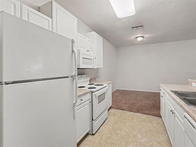 8003 HEMINGWAY CIRCLE 8003-8, Haines City, FL 33844