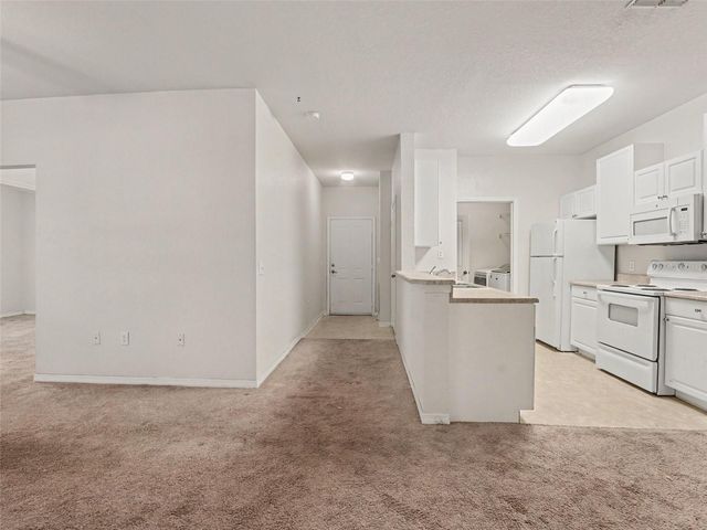 8003 HEMINGWAY CIRCLE 8003-8, Haines City, FL 33844