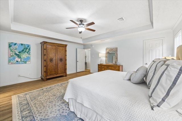 7926 S Wellington Court, Houston, TX 77055