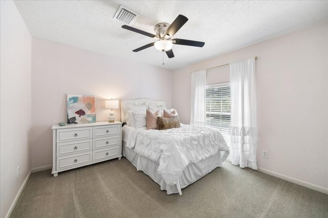 7926 S Wellington Court, Houston, TX 77055