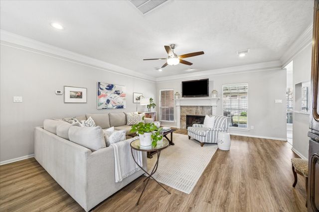 7926 S Wellington Court, Houston, TX 77055