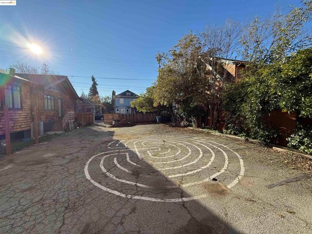 2477 Prince St, Berkeley, CA 94705