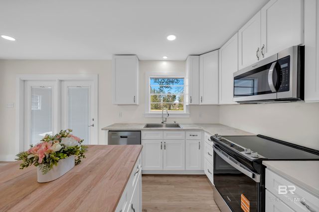 10628 Oak Avenue, Grand Bay, AL 36541