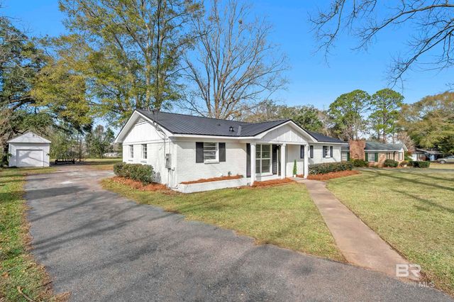 10628 Oak Avenue, Grand Bay, AL 36541
