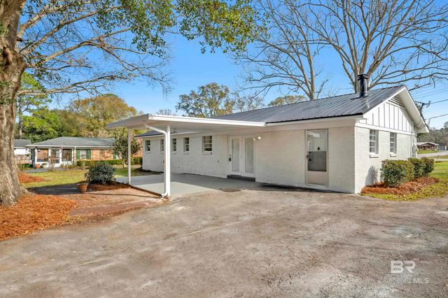 10628 Oak Avenue, Grand Bay, AL 36541