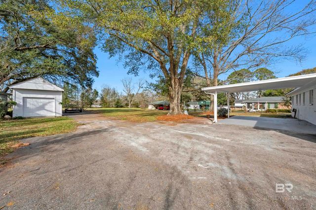 10628 Oak Avenue, Grand Bay, AL 36541