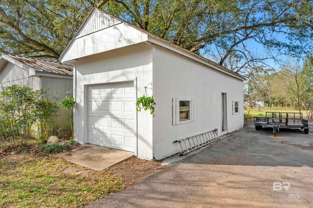 10628 Oak Avenue, Grand Bay, AL 36541