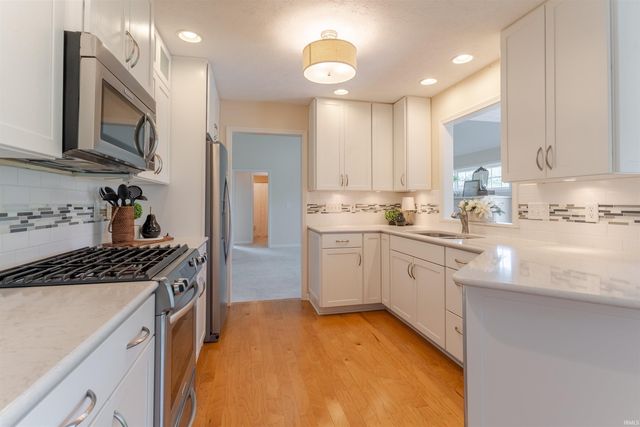 2120 Championship Drive, Evansville, IN 47725