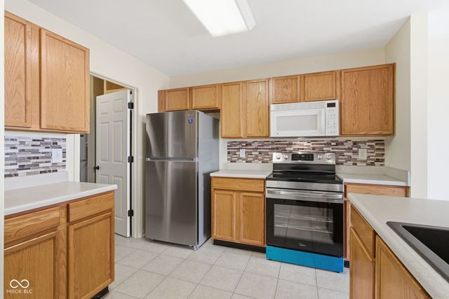 409 Bedford Drive, Westfield, IN 46074