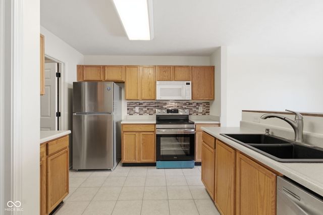 409 Bedford Drive, Westfield, IN 46074