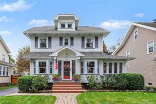 33 Somershire Drive, Irondequoit, NY 14617