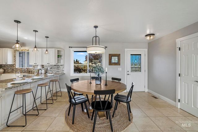 111 View Dr, Jerome, ID 83338