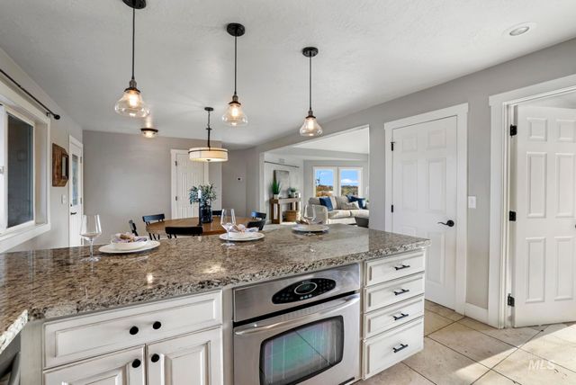 111 View Dr, Jerome, ID 83338