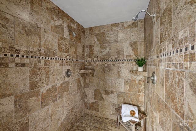 111 View Dr, Jerome, ID 83338