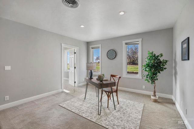 111 View Dr, Jerome, ID 83338