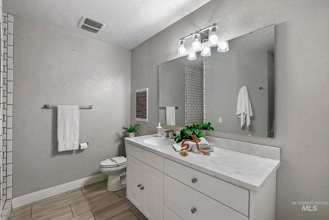 111 View Dr, Jerome, ID 83338