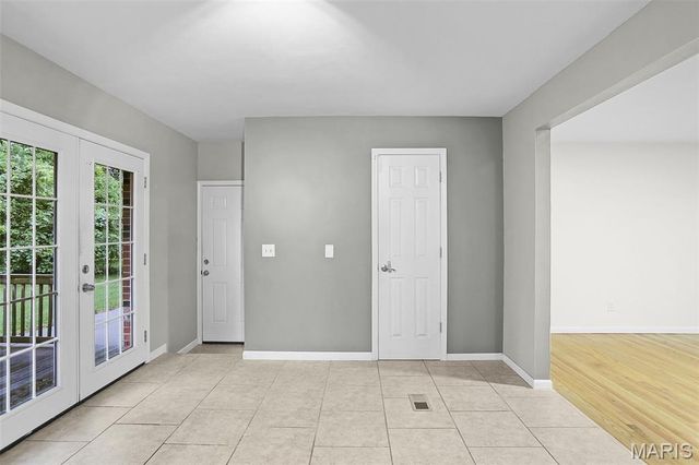 120 Briarcliff Drive, St Charles, MO 63301