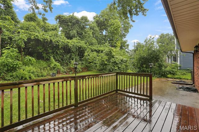 120 Briarcliff Drive, St Charles, MO 63301