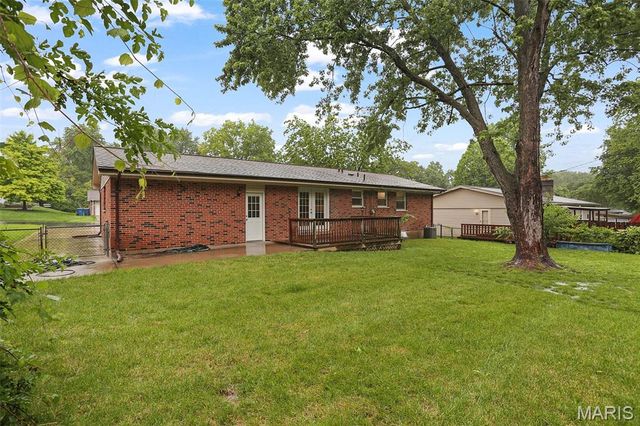 120 Briarcliff Drive, St Charles, MO 63301