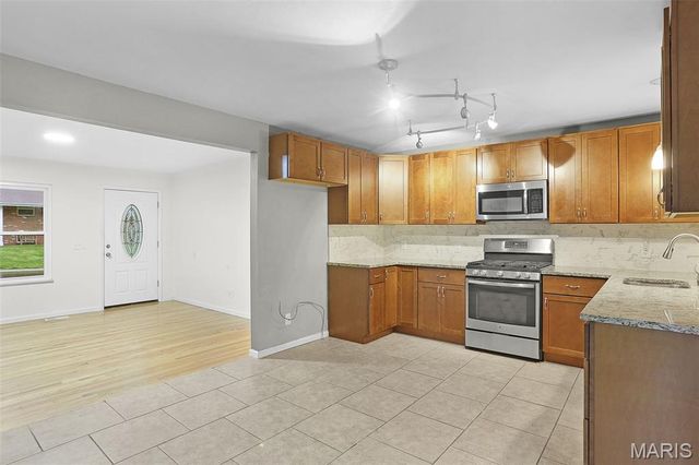 120 Briarcliff Drive, St Charles, MO 63301