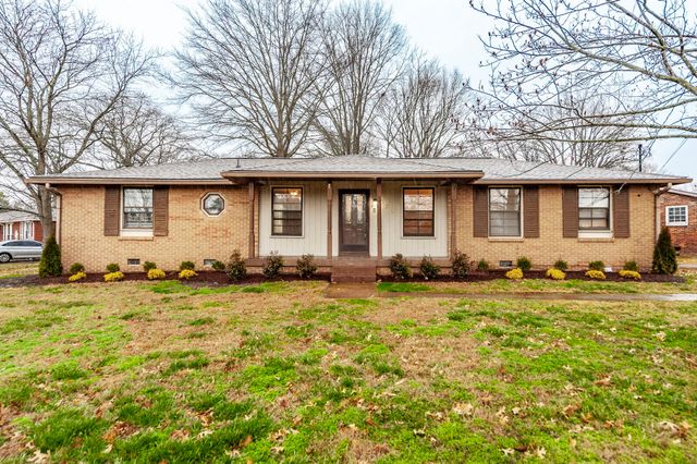 122 Anchor Dr, Hendersonville, TN 37075