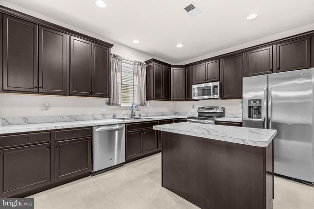 61 HUGHS RD, Charles Town, WV 25414