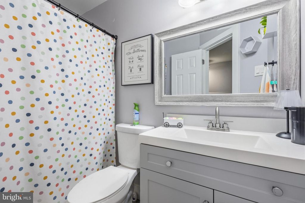 Image 13 of property listing at 1801 CEDARWOOD, Landover, MD 20785