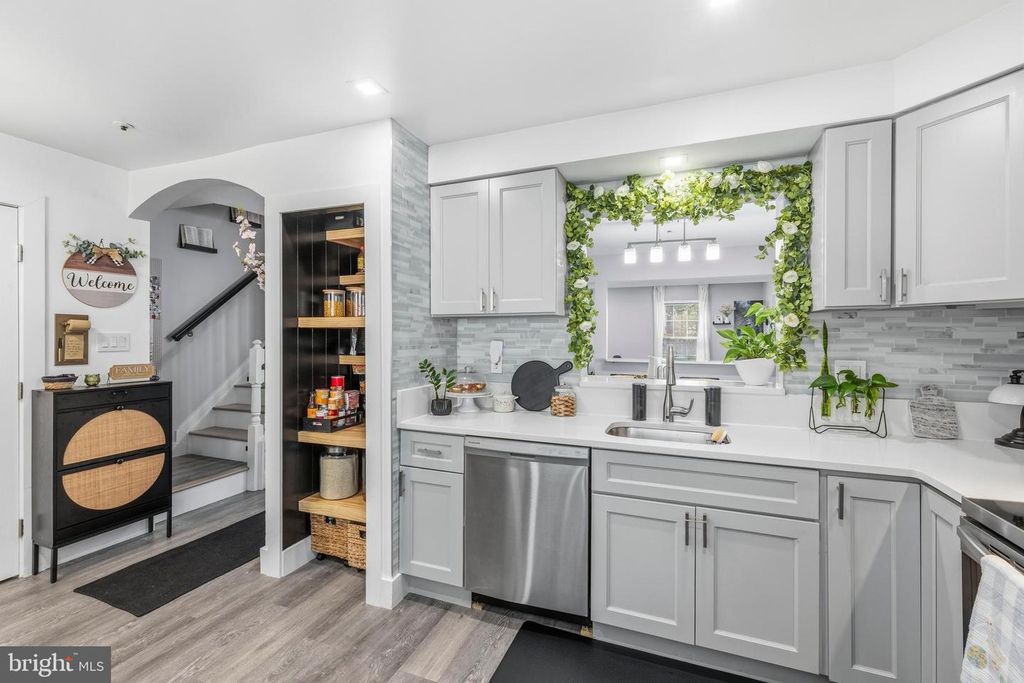 Image 20 of property listing at 1801 CEDARWOOD, Landover, MD 20785