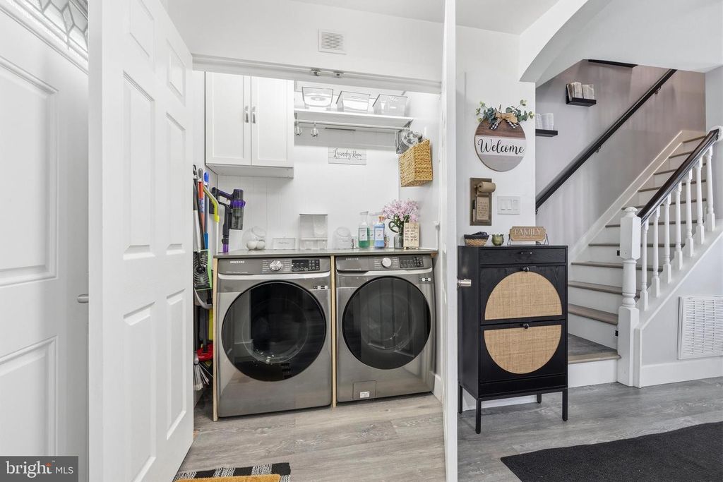 Image 22 of property listing at 1801 CEDARWOOD, Landover, MD 20785