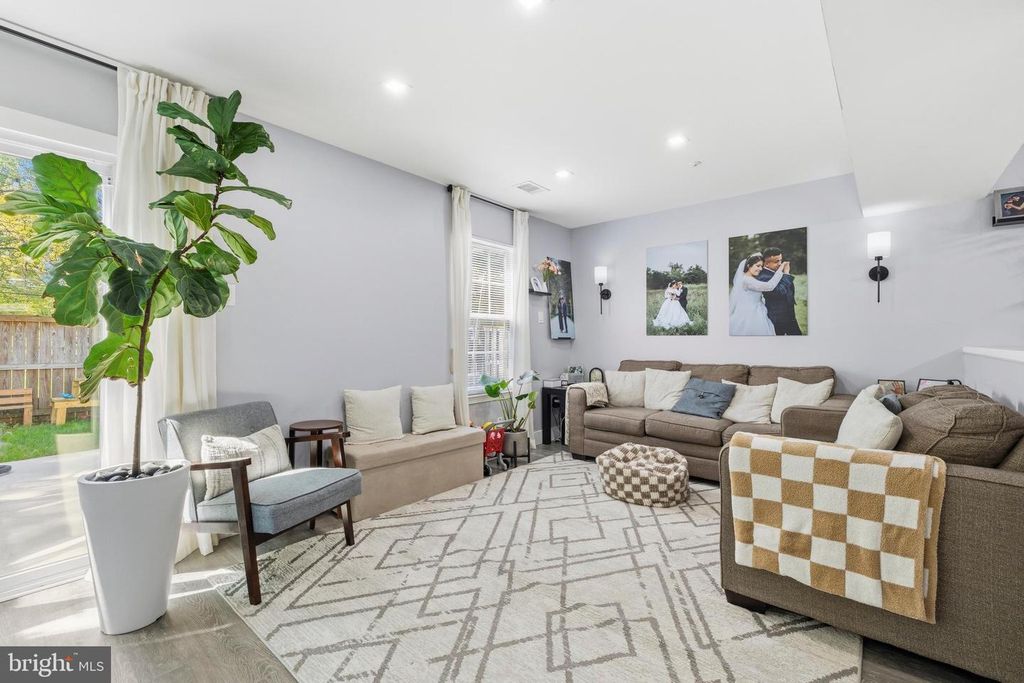 Image 28 of property listing at 1801 CEDARWOOD, Landover, MD 20785