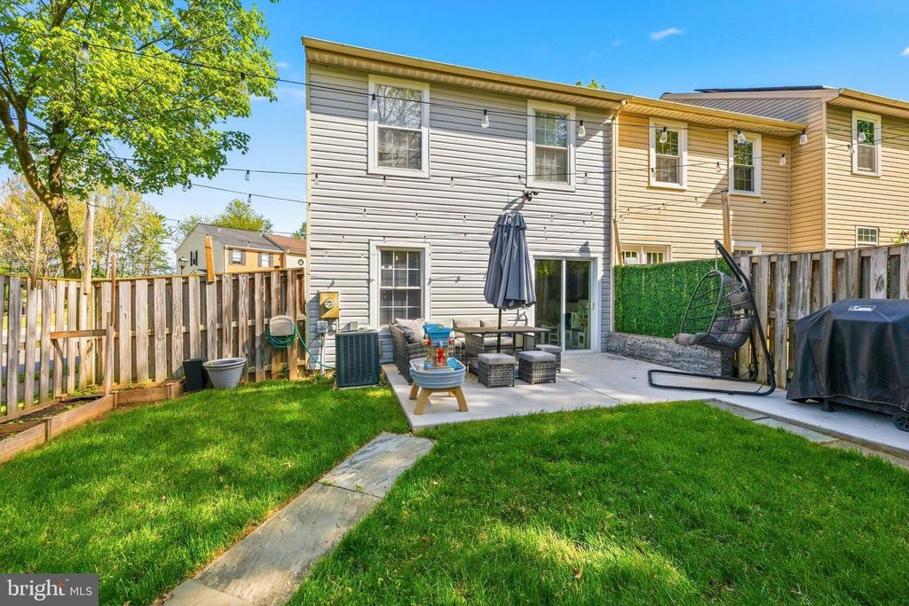 Image 3 of property listing at 1801 CEDARWOOD, Landover, MD 20785