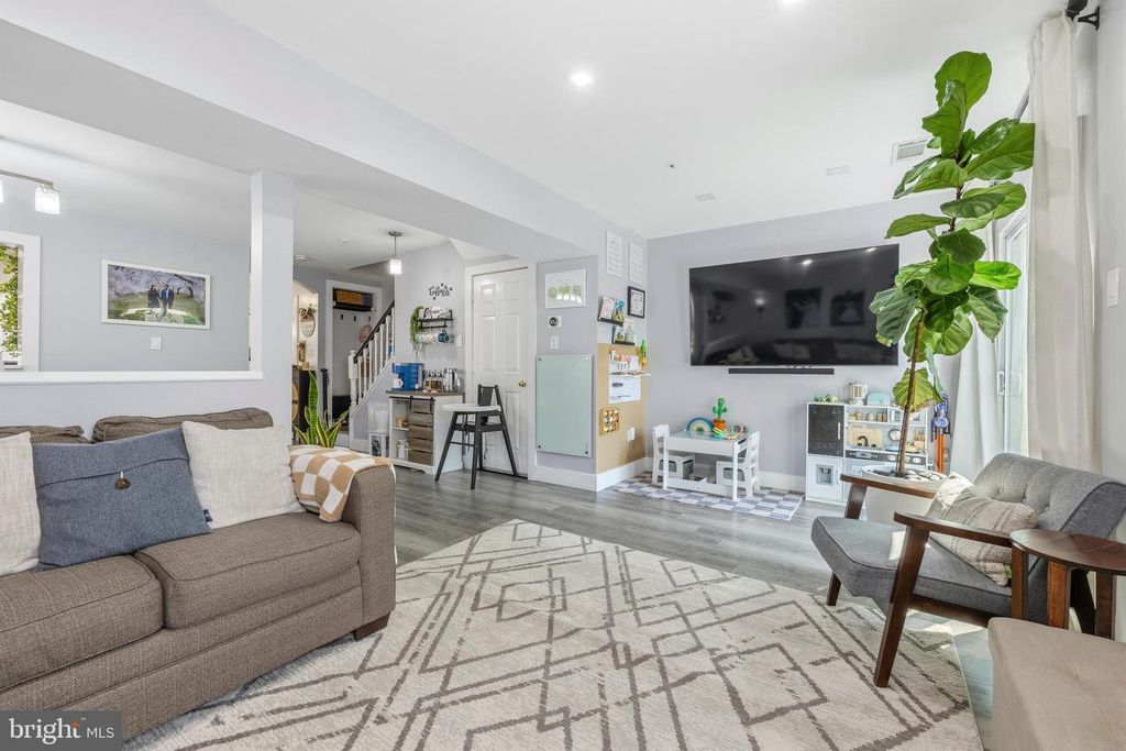 Image 30 of property listing at 1801 CEDARWOOD, Landover, MD 20785