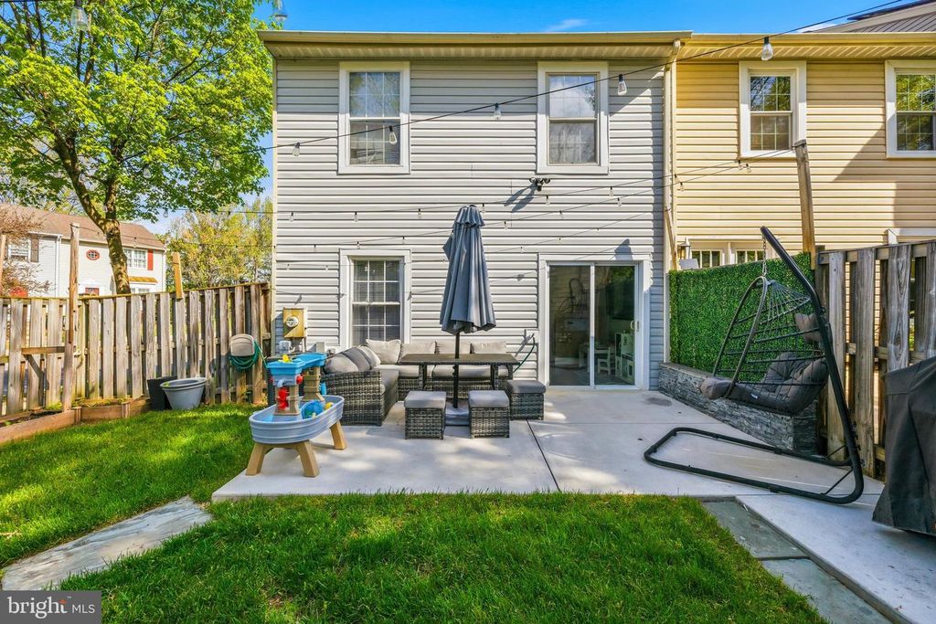 Image 4 of property listing at 1801 CEDARWOOD, Landover, MD 20785