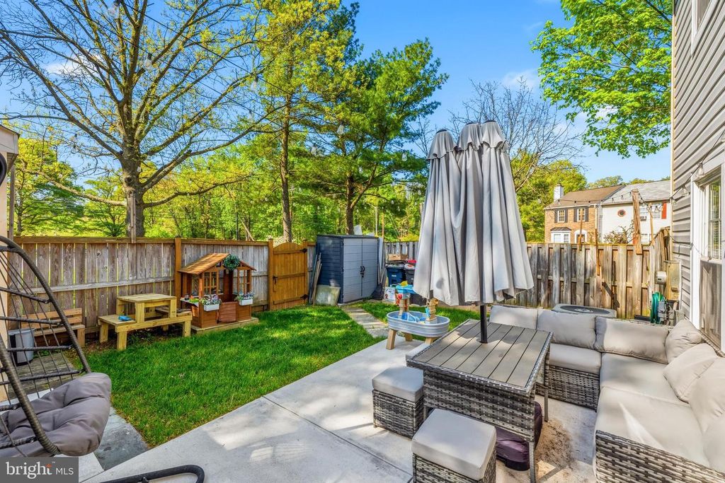 Image 7 of property listing at 1801 CEDARWOOD, Landover, MD 20785