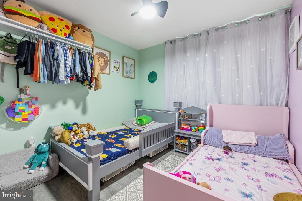 Image 8 of property listing at 1801 CEDARWOOD, Landover, MD 20785