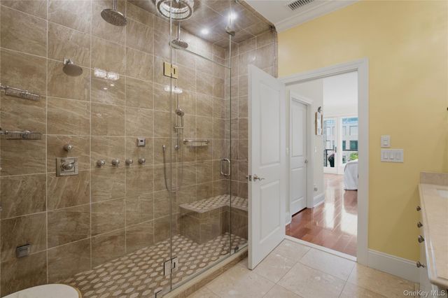 16 Rivers Edge Drive 201, Tarrytown, NY 10591