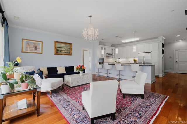 16 Rivers Edge Drive 201, Tarrytown, NY 10591