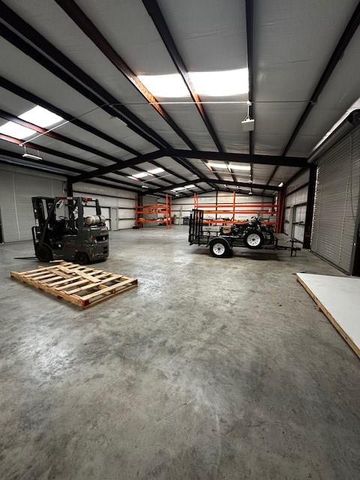 2554 W Us 290 Highway A, Dripping Springs, TX 78620