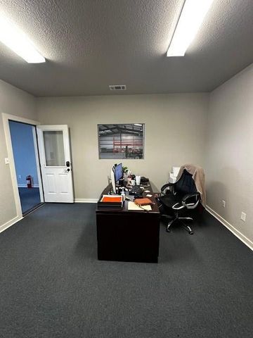 2554 W Us 290 Highway A, Dripping Springs, TX 78620