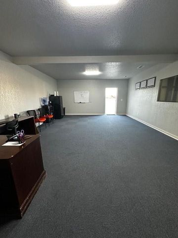 2554 W Us 290 Highway A, Dripping Springs, TX 78620
