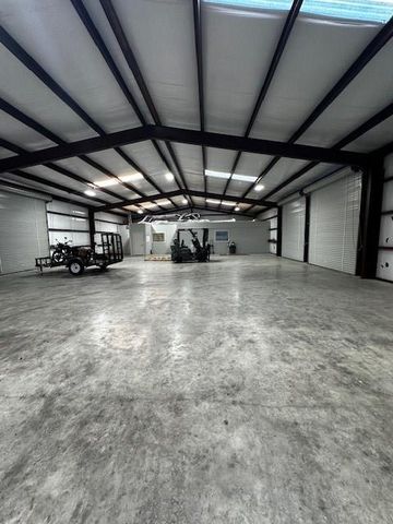 2554 W Us 290 Highway A, Dripping Springs, TX 78620