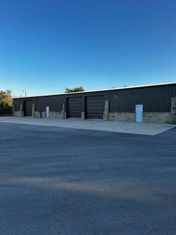 2554 W Us 290 Highway A, Dripping Springs, TX 78620