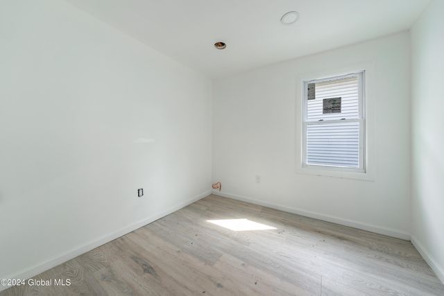 24 Slater Street, Amsterdam, NY 12010