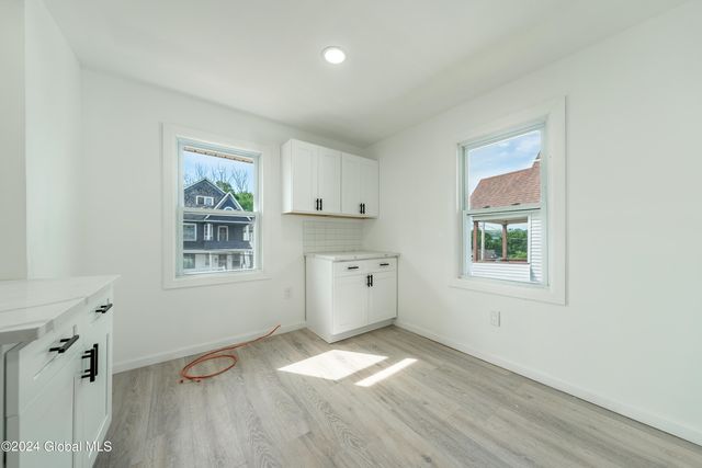 24 Slater Street, Amsterdam, NY 12010