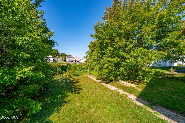 24 Slater Street, Amsterdam, NY 12010