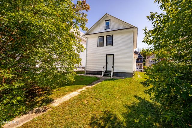 24 Slater Street, Amsterdam, NY 12010